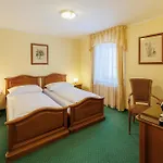 Hotel U Zámečku Cihelny 3*