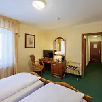 Hotel U Zámečku Cihelny 3*