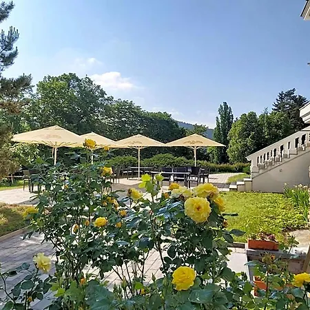 Hotel U Zámečku Cihelny 3*